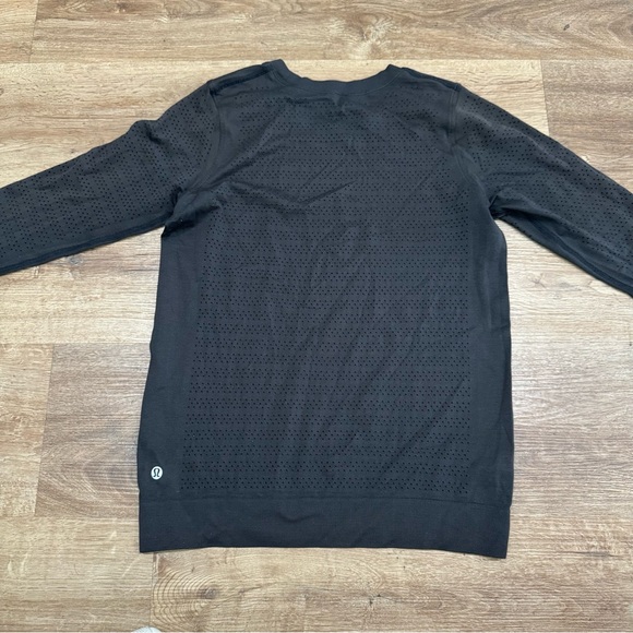 Lululemon Breeze By Long Sleeve Black - Picture 5 of 6